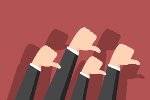 Die eidesstattliche Versicherung hat große Nachteile: Jeder Gläubiger mit einem Titel kann darauf zugreifen.