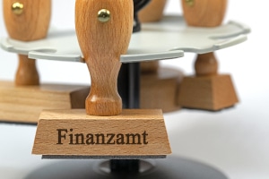 Eine außergerichtliche Schuldenbereinigung mit dem Finanzamt ist nur nach Maßgabe der Abgabenordnung möglich.