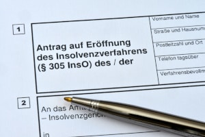 Außergerichtlicher Schuldenbereinigungsplan: Das amtliche Formular über sein Scheitern ist dem Insolvenzantrag beizufügen.