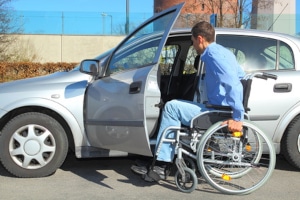 Weisen Sie dem Gerichtsvollzieher nach, dass Ihr Auto nicht pfändbar ist aus gesundheitlichen Gründen.