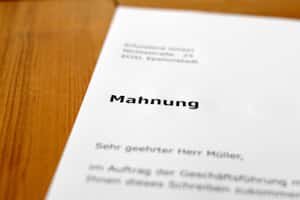 Sie wollen bei einem Mietrückstand eine Mahnung versenden? Unsere Vorlage kann Ihnen dabei helfen.