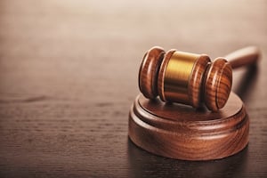 Nach § 136 StGB steht der Siegelbruch unter Strafe.
