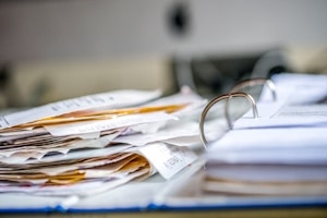 Bei Schulden aus unerlaubter Handlung tritt die Verjährung nach frühestens drei Jahren ein.