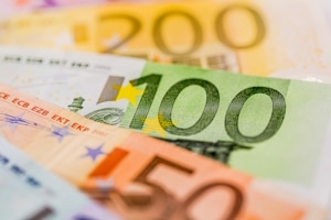 Schulden bei Grundsicherung: Möchten Sie diese abbezahlen, müssen Sie das Geld aus dem Regelsatz abzwacken.